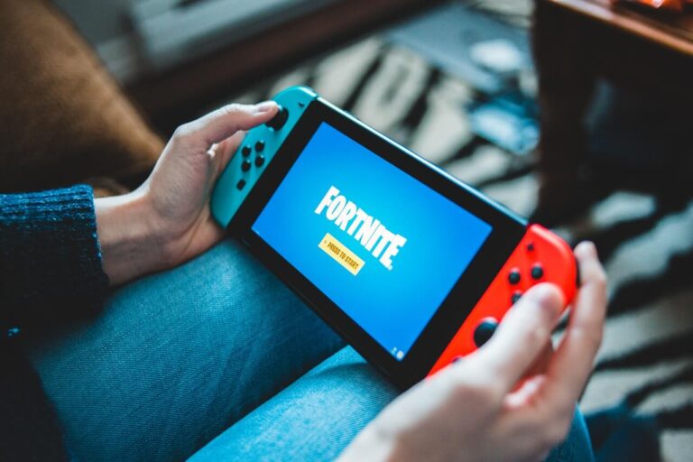 How does Fortnite make money
